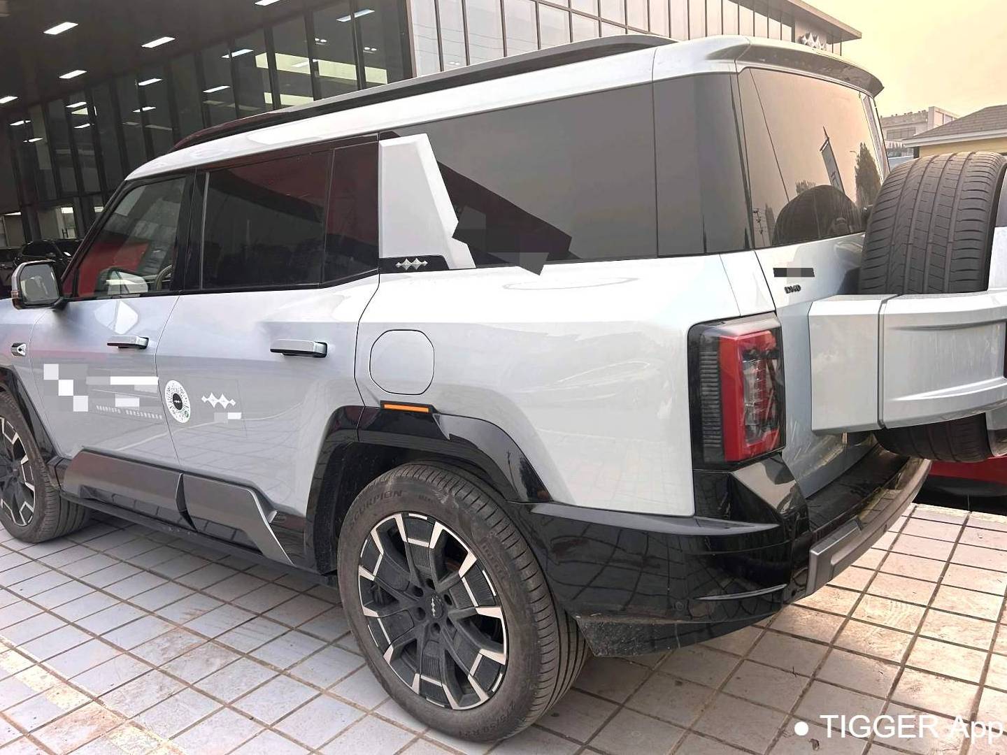 Formula Leopard‌ 2025 Leopard 8 2.0T Stepless Intelligent Brave Flagship Edition 7-seater Automatic Transmission