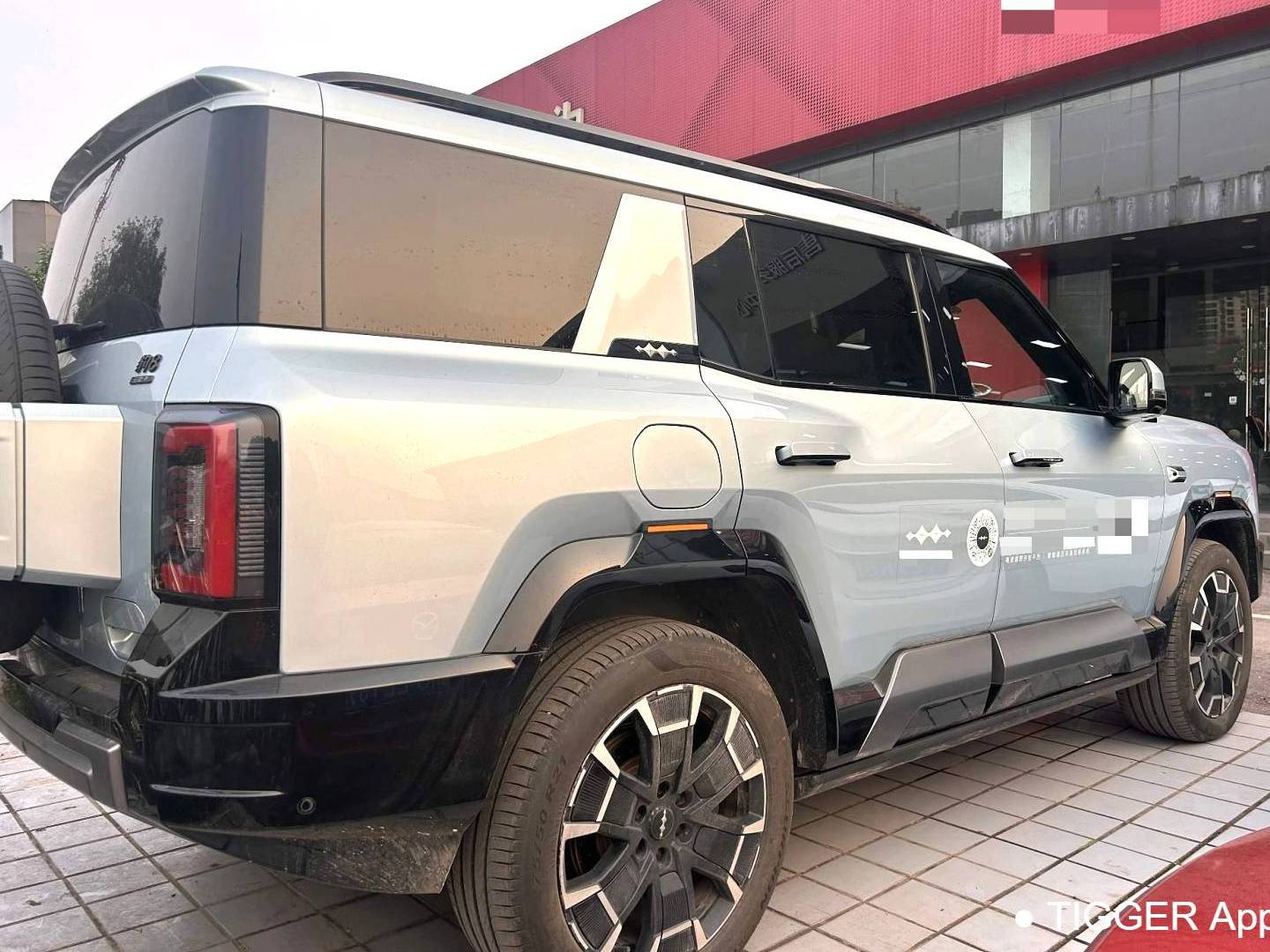Formula Leopard‌ 2025 Leopard 8 2.0T Stepless Intelligent Brave Flagship Edition 7-seater Automatic Transmission
