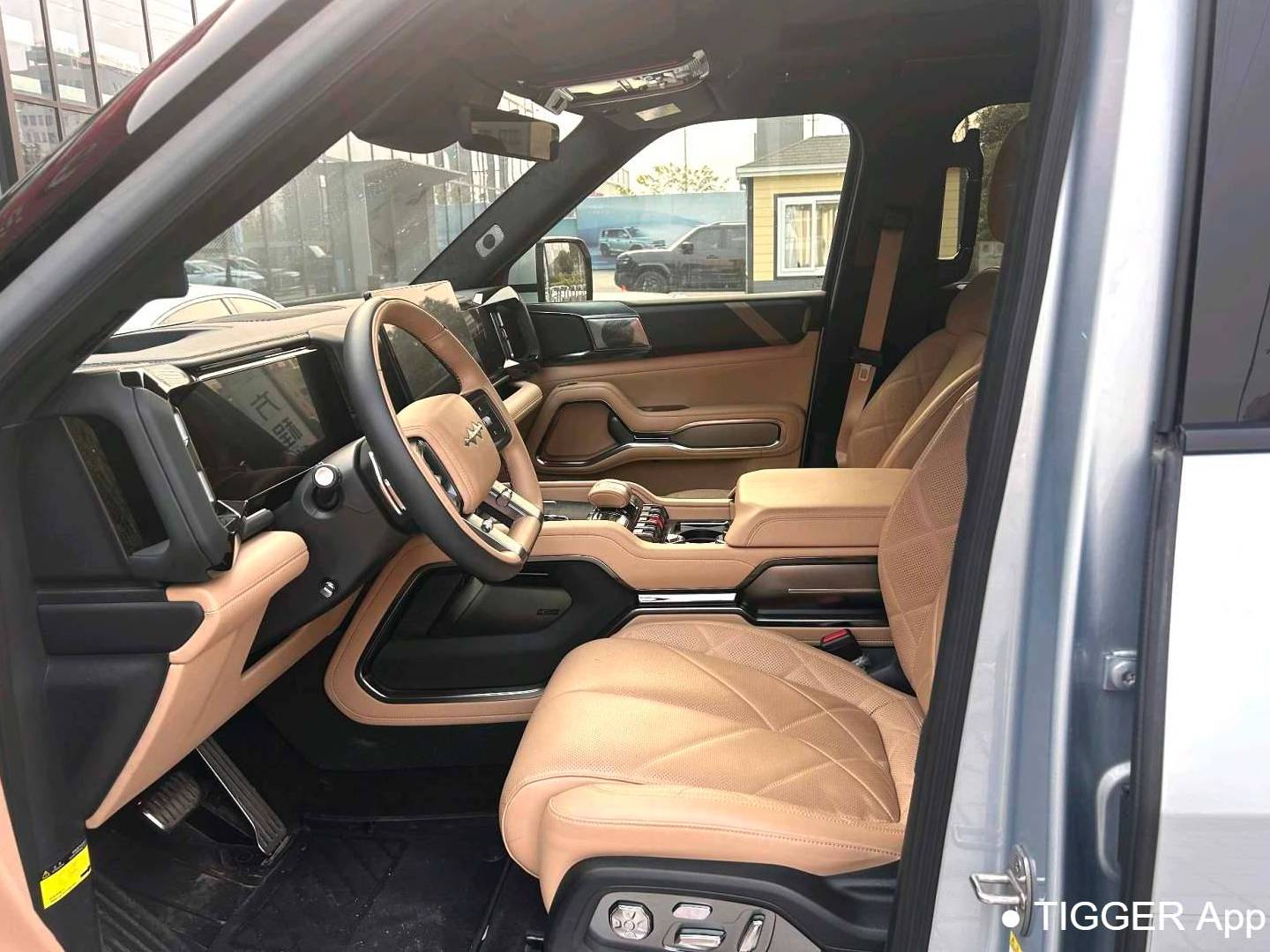 Formula Leopard‌ 2025 Leopard 8 2.0T Stepless Intelligent Brave Flagship Edition 7-seater Automatic Transmission