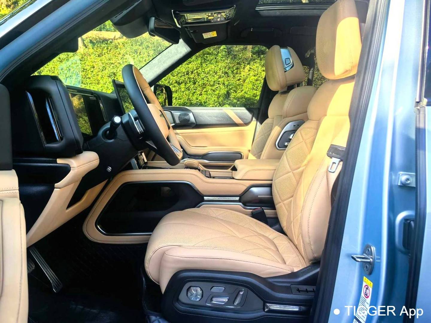 Formula Leopard‌ 2025 Leopard 8 2.0T Stepless Intelligent Brave Flagship Edition 7-seater Automatic Transmission
