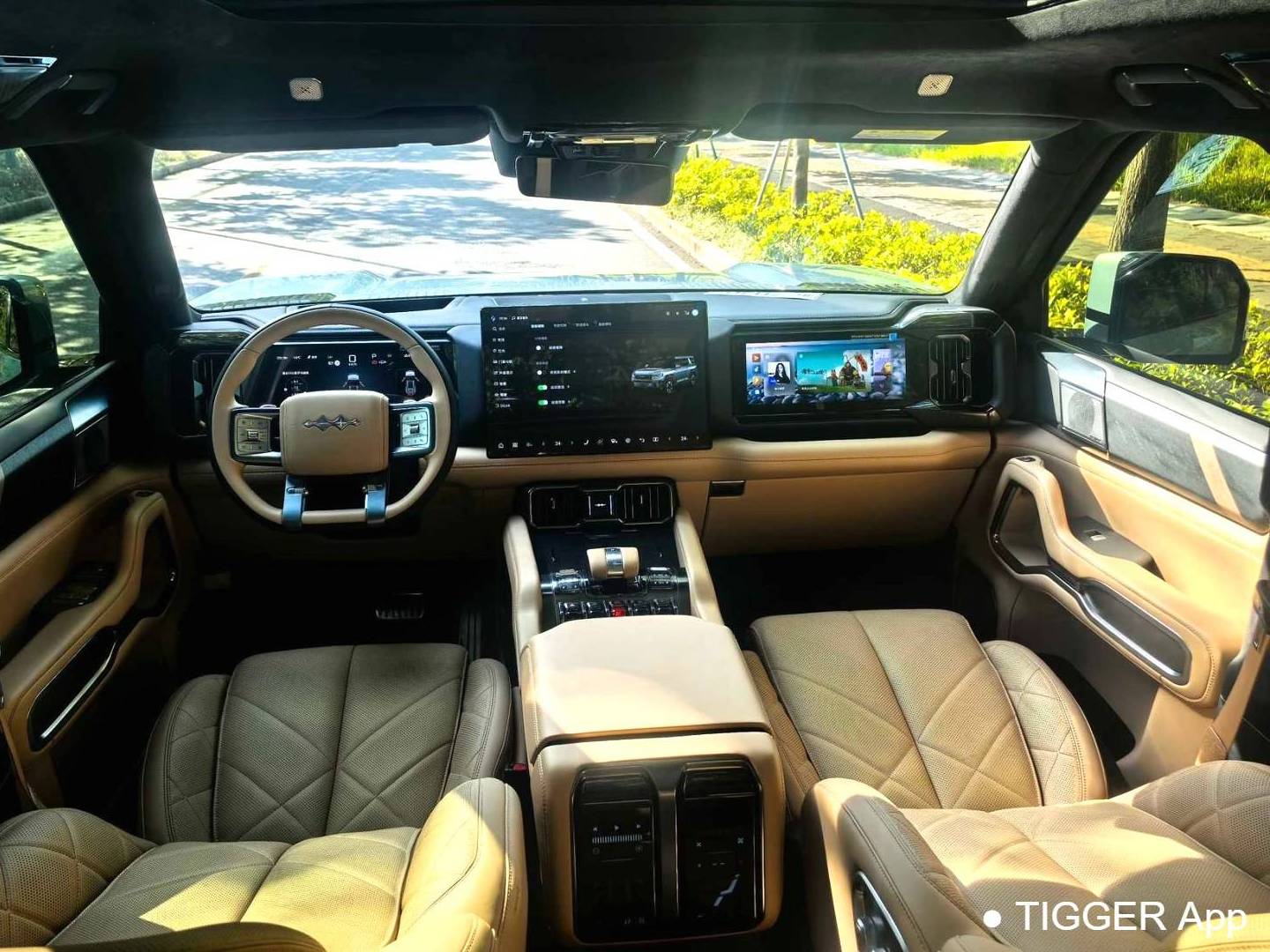 Formula Leopard‌ 2025 Leopard 8 2.0T Stepless Intelligent Brave Flagship Edition 7-seater Automatic Transmission