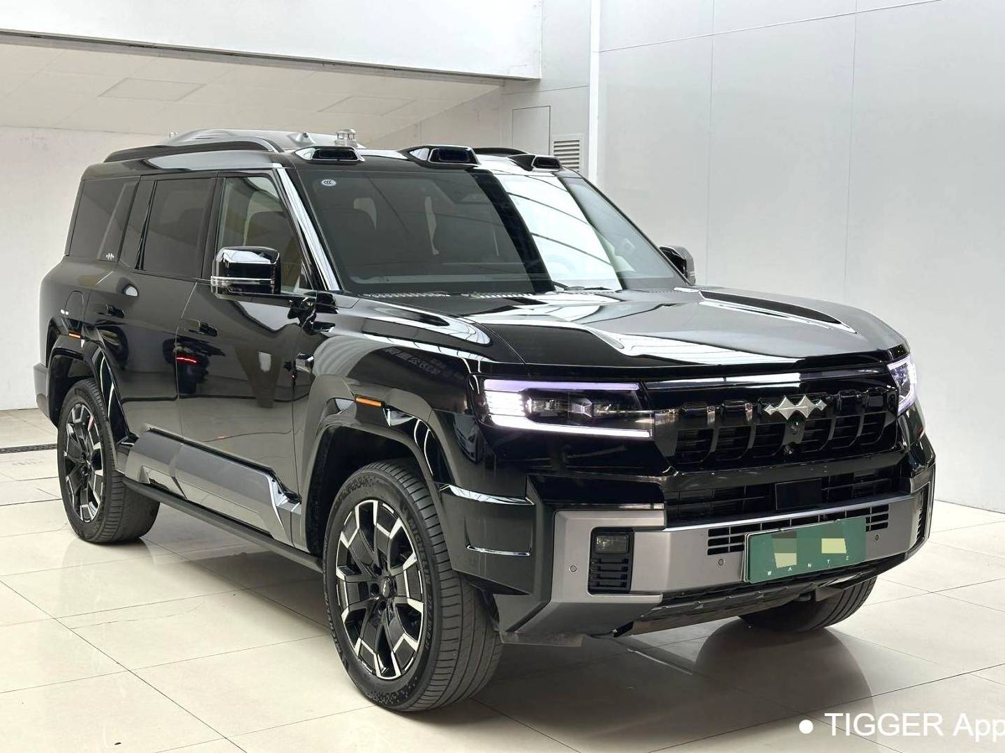 Formula Leopard‌ 2025 Leopard 8 2.0T Stepless Intelligent Brave Flagship Drone Edition 6-seater Automatic Transmission