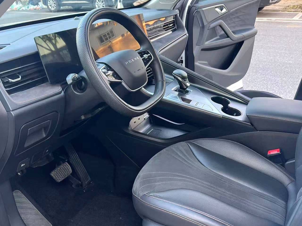 ROEWE 2024 D5X DMH 1.5T 135 Technology Edition Automatic Transmission