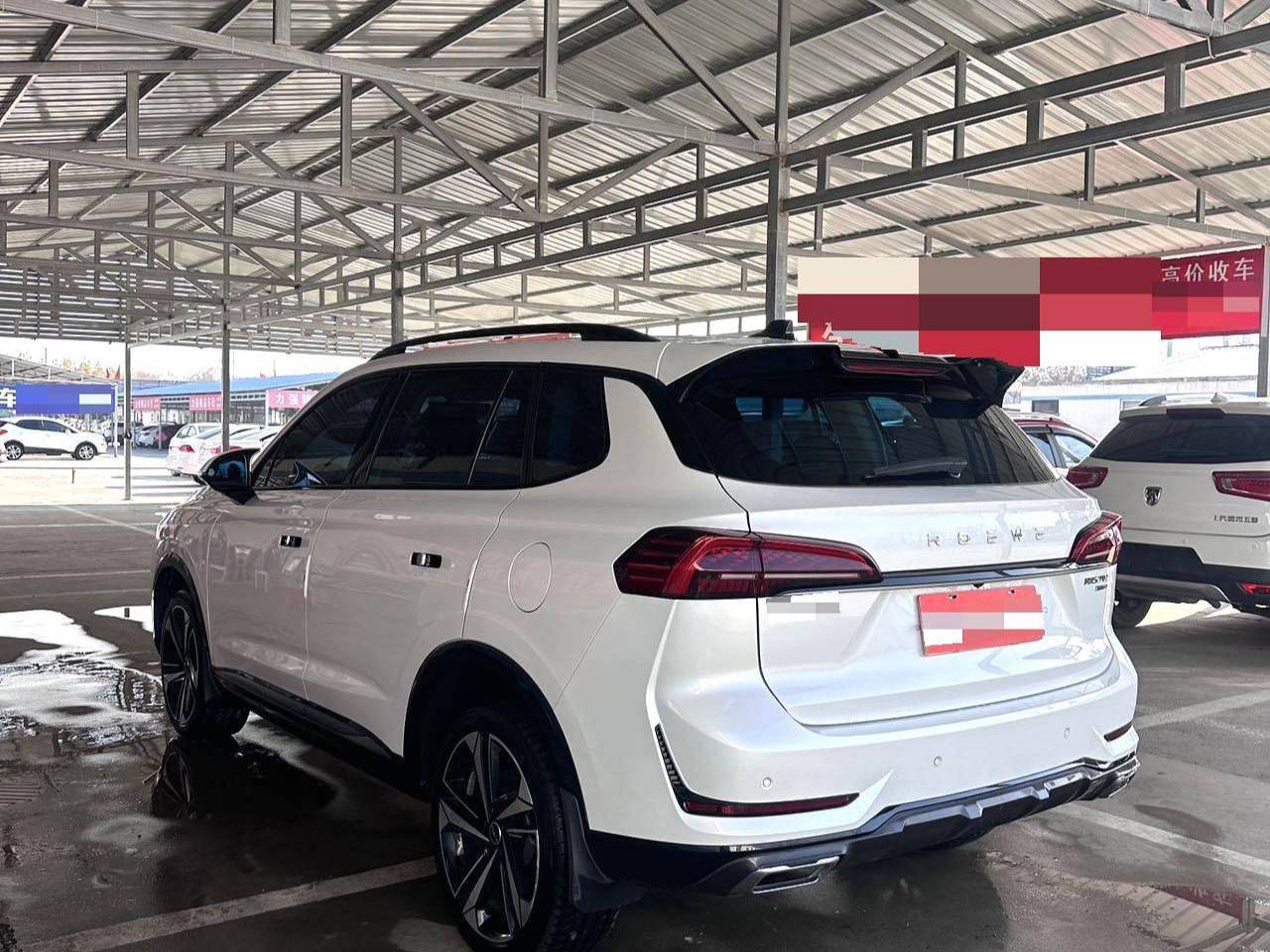 ROEWE 2022 RX5 MAX 1.5T has a premium version with automatic transmission