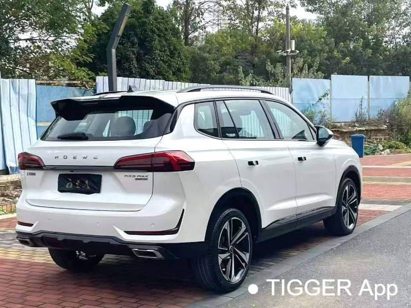 ROEWE 2022 RX5 MAX 1.5T has a premium version with automatic transmission