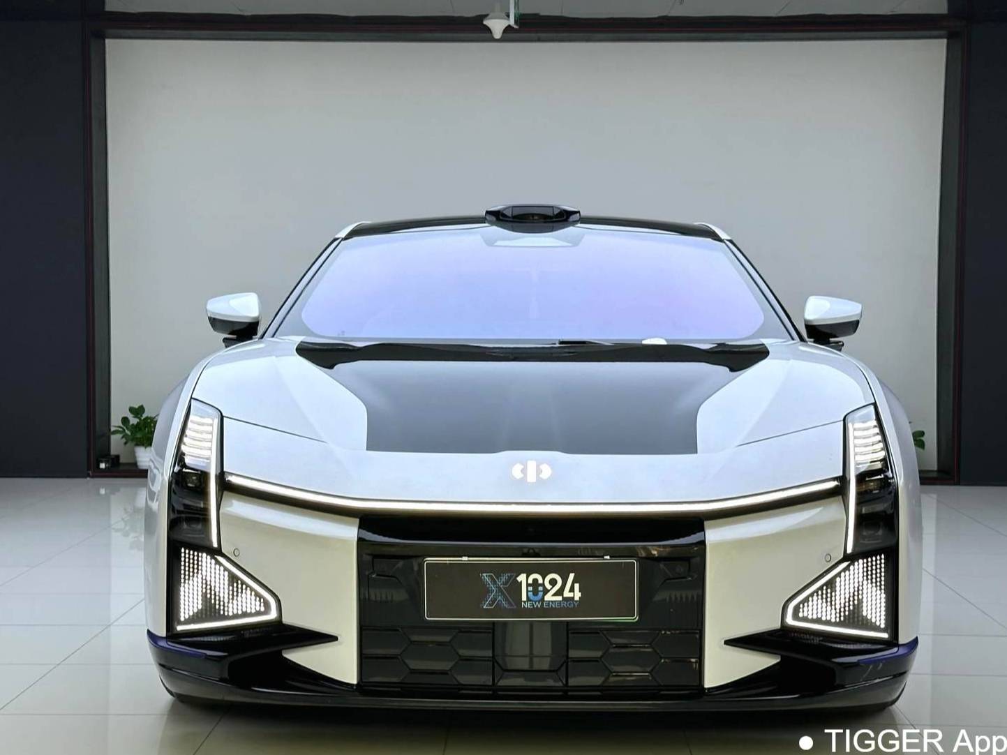 HiPhi 2023 HiPhi Z 5-seater automatic transmission