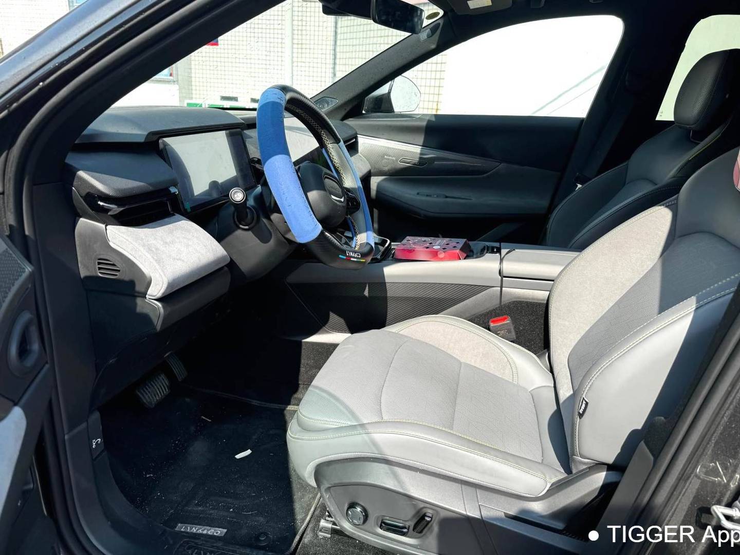 LYNK&CO 2025 LYNK&CO 08 EM-P 1.5T 120km Long Range Pro Automatic Transmission