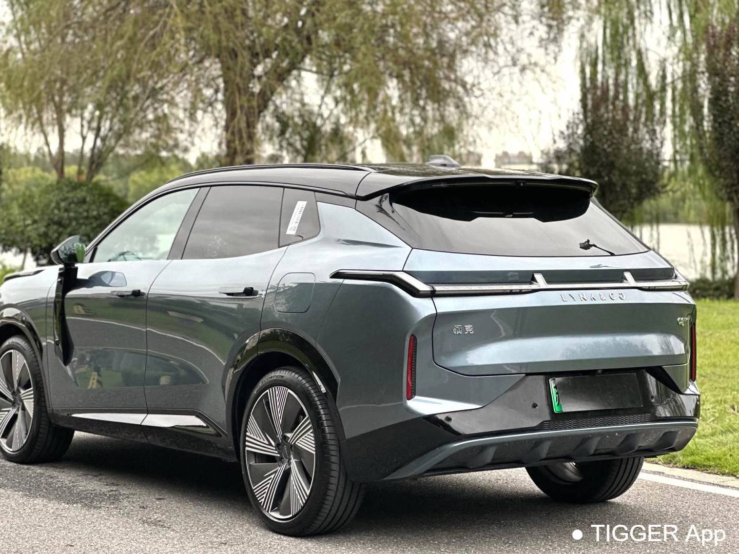 LYNK&CO 2025 LYNK&CO 08 EM-P 1.5T 220km four-wheel drive performance Halo automatic transmission