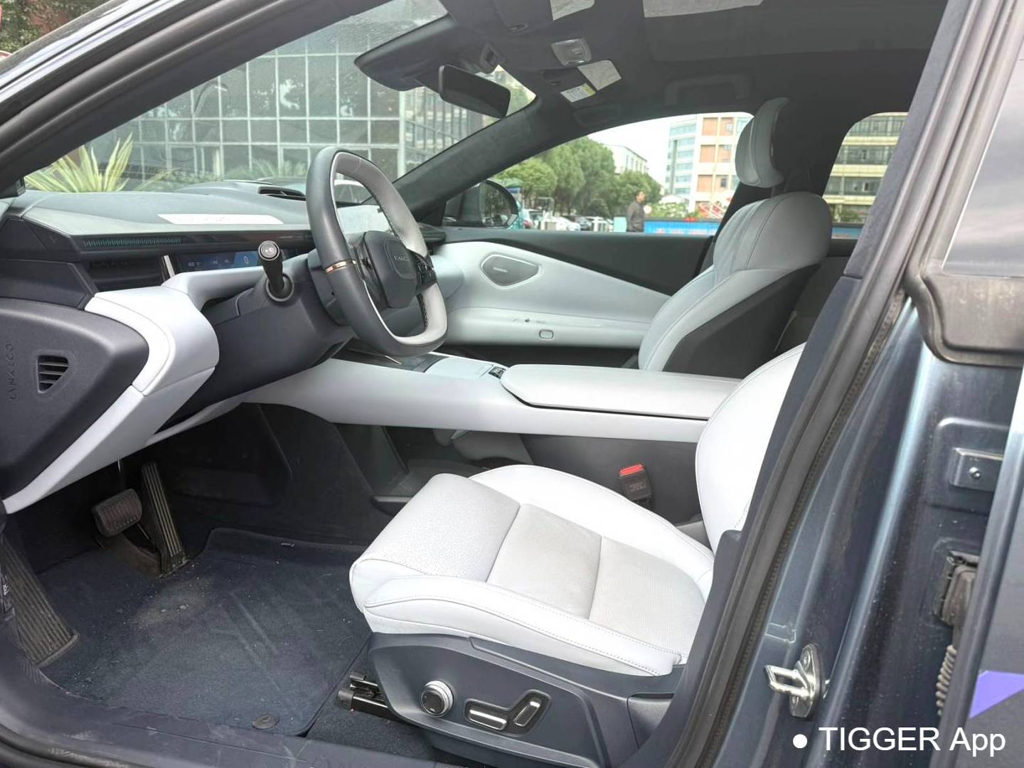 LYNK&CO 2024 Z10 702km four-wheel drive intelligent driving Ultra automatic transmission