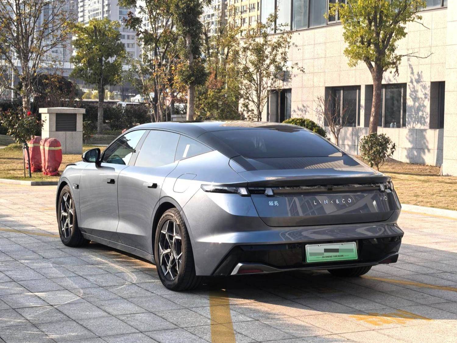 LYNK&CO 2025 Z10 95kWh 806km rear wheel drive intelligent driving Max automatic transmission