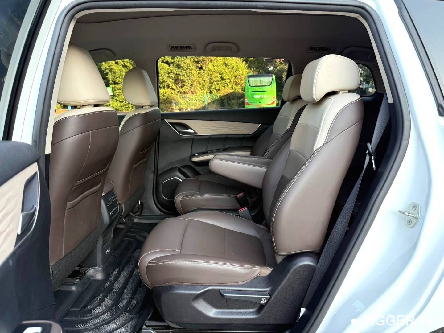 BYD SONG MAX New Energy 2022 SONG MAX DM-i 1.5 Stepless 105KM Executive Edition Automatic Transmission