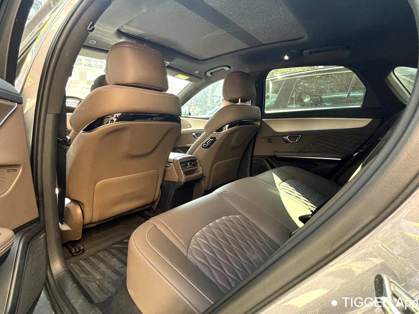 BYD 2023 HAN DM-i 1.5T Stepless Champion Edition 121KM Prestige Automatic Transmission