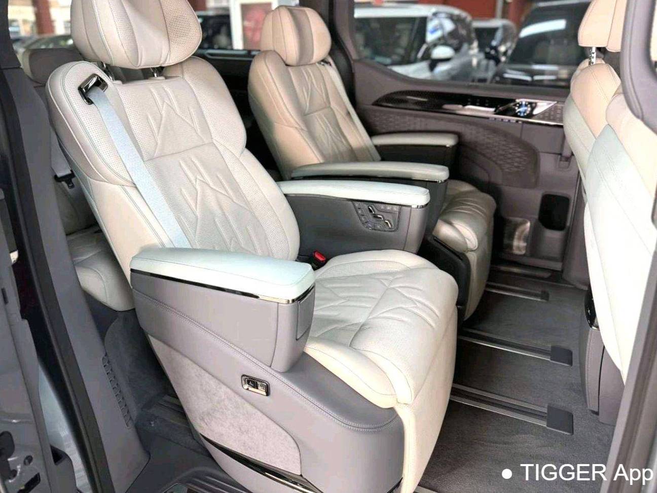 ZEEKR 2024 ZEEKR 009 seven seater aisle version 108kWh automatic transmission