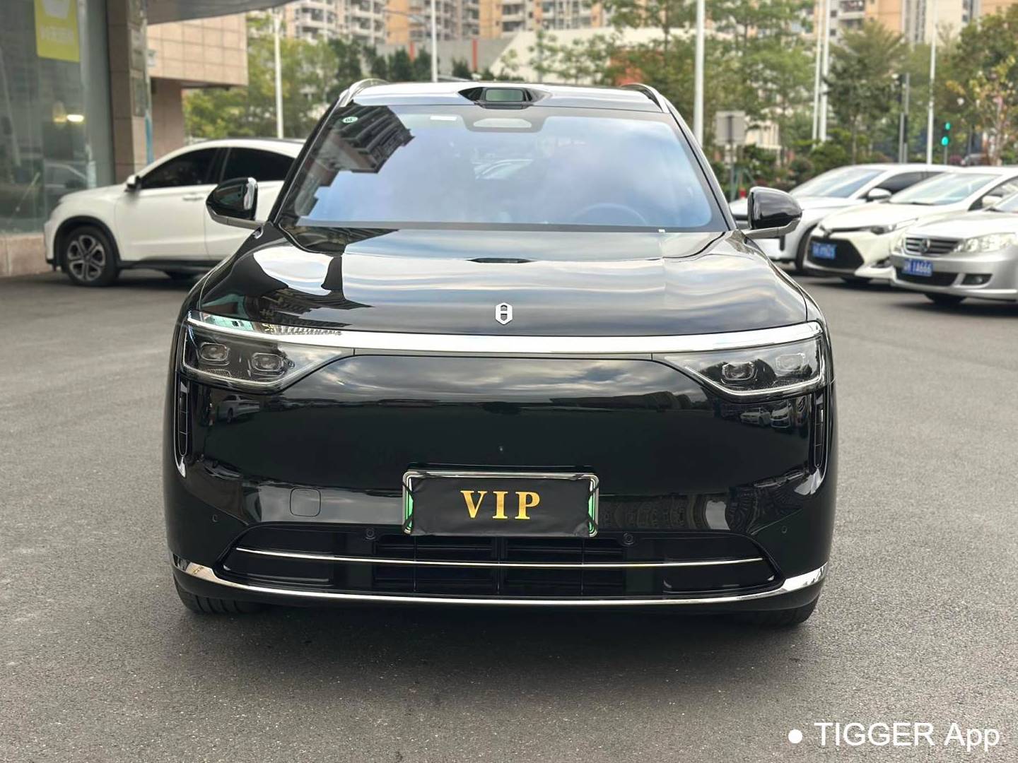 AITO 2025 AITO M8 Max+Edition 53.4kWh 6-seater Automatic Transmission