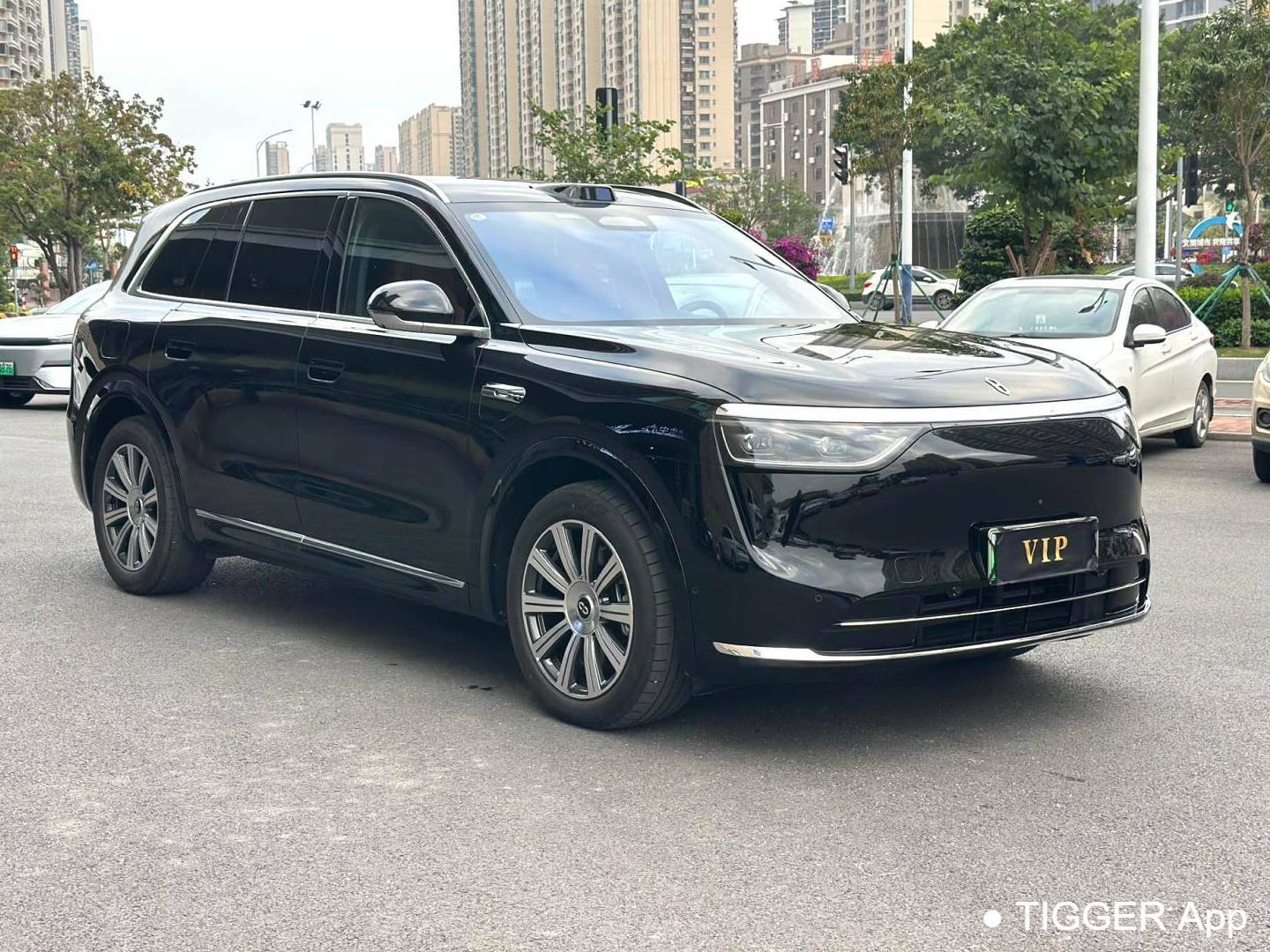 AITO 2025 AITO M8 Max+Edition 53.4kWh 6-seater Automatic Transmission