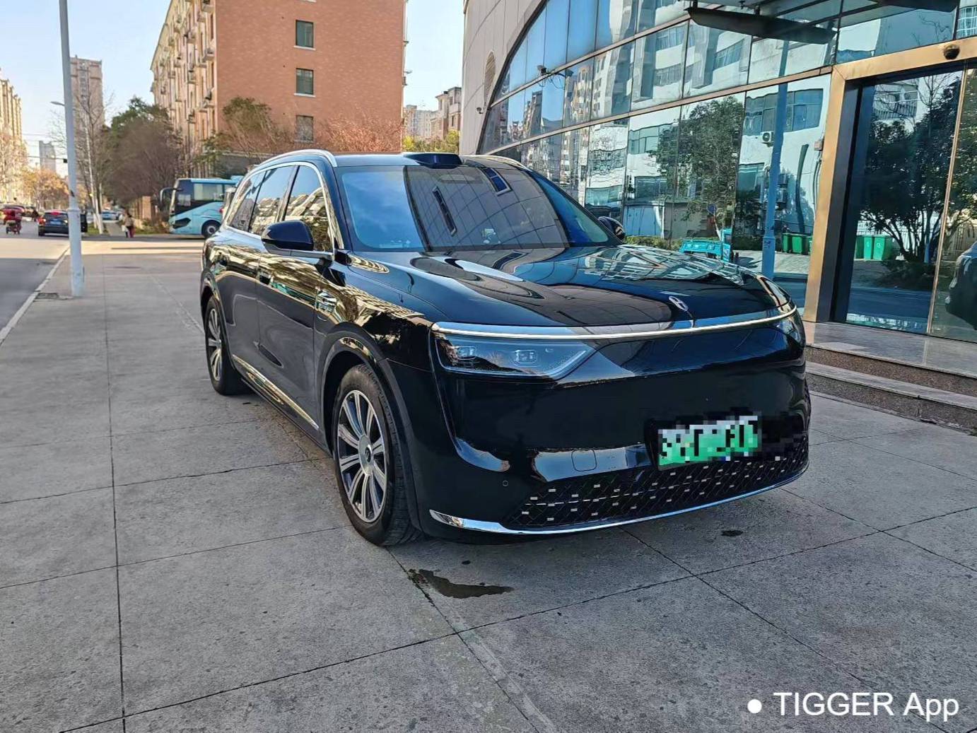 AITO 2025 AITO M8 Max+Edition 53.4kWh 5-seater Automatic Transmission