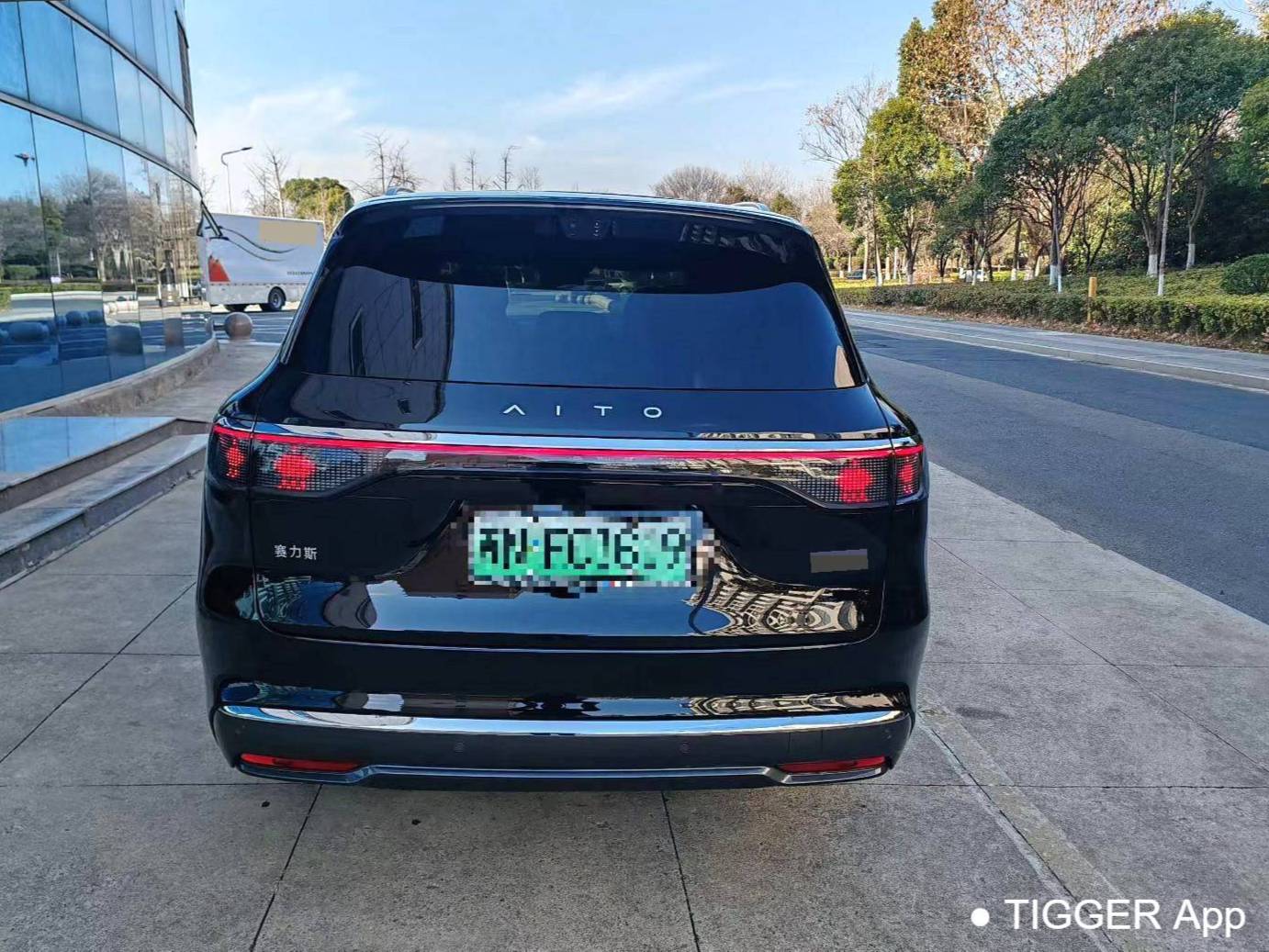 AITO 2025 AITO M8 Max+Edition 53.4kWh 5-seater Automatic Transmission