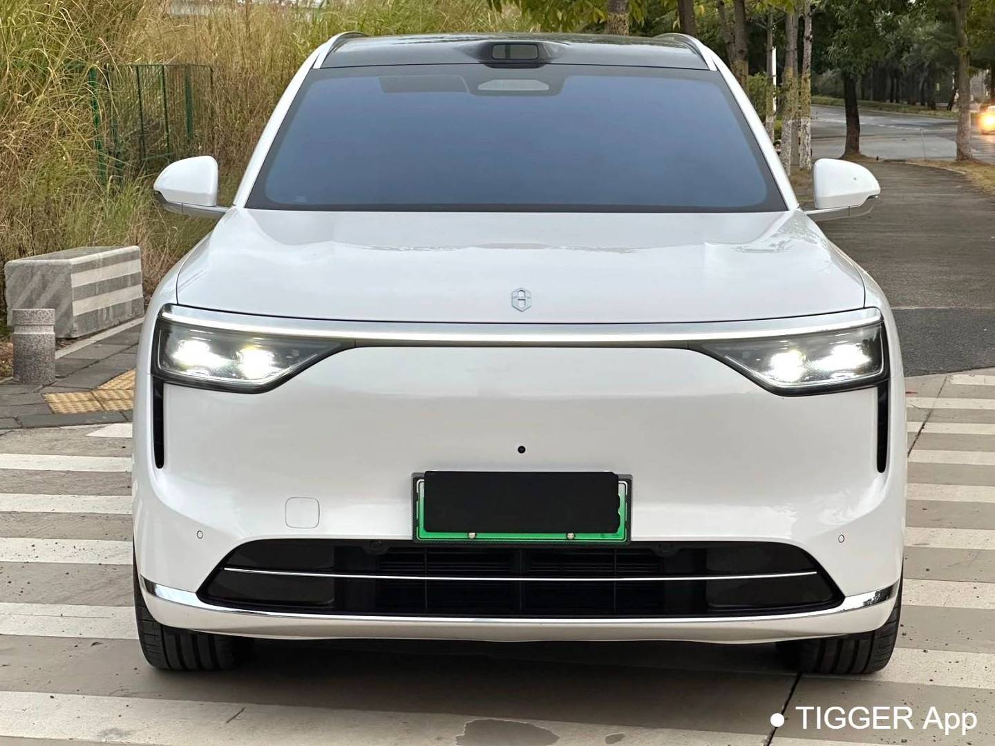 AITO 2025 AITO M8 Max+Edition 53.4kWh 6-seater Automatic Transmission