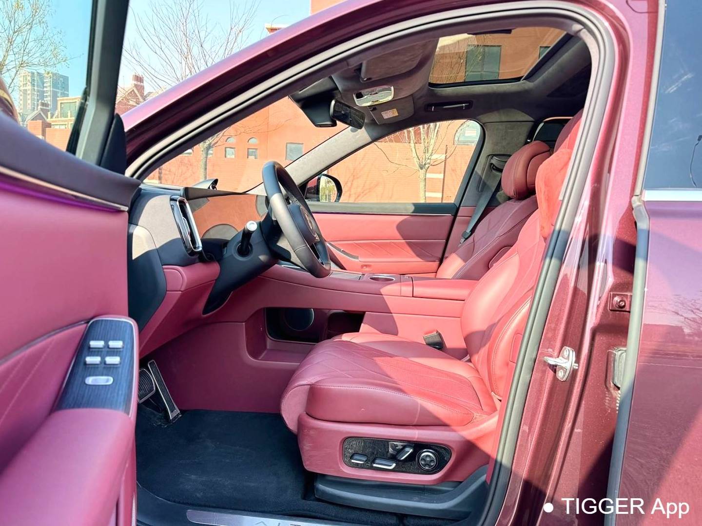 AITO 2025 AITO M8 Ultra 53.4kWh 5-seater automatic transmission