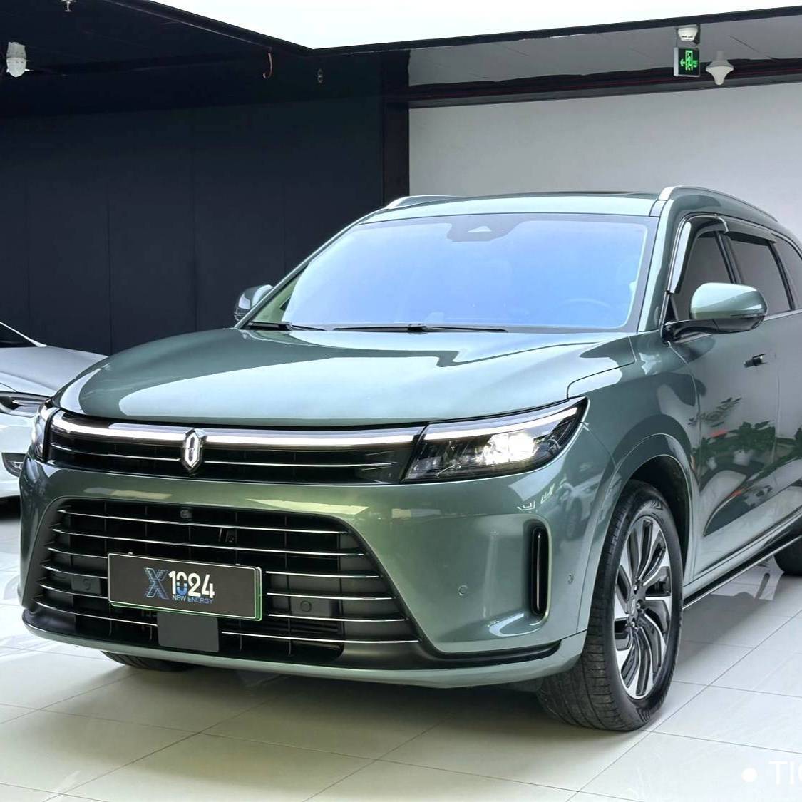 AITO 2022 AITO M7 1.5T 2WD Comfort Edition Automatic Transmission سيارة مستعملة